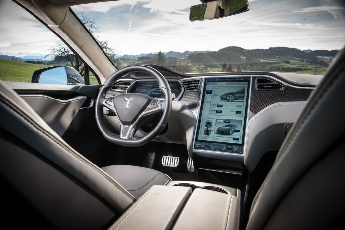 intérieur voiture tesla