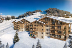 Skis aux pieds Notre Dame de Bellecombe